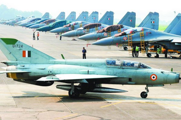 大彩配资 服役生涯60多年，米格-21宣告落幕，印度空军短缺200架战机